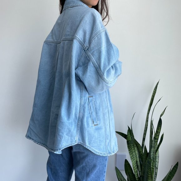 NWT Levi's denim oversized trucker jean jacket - Picture 2 of 9